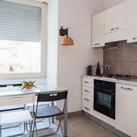 Appartamento In Pieno Centro Storico Con Terrazzo “O'Vicariello” Napels Buitenkant foto