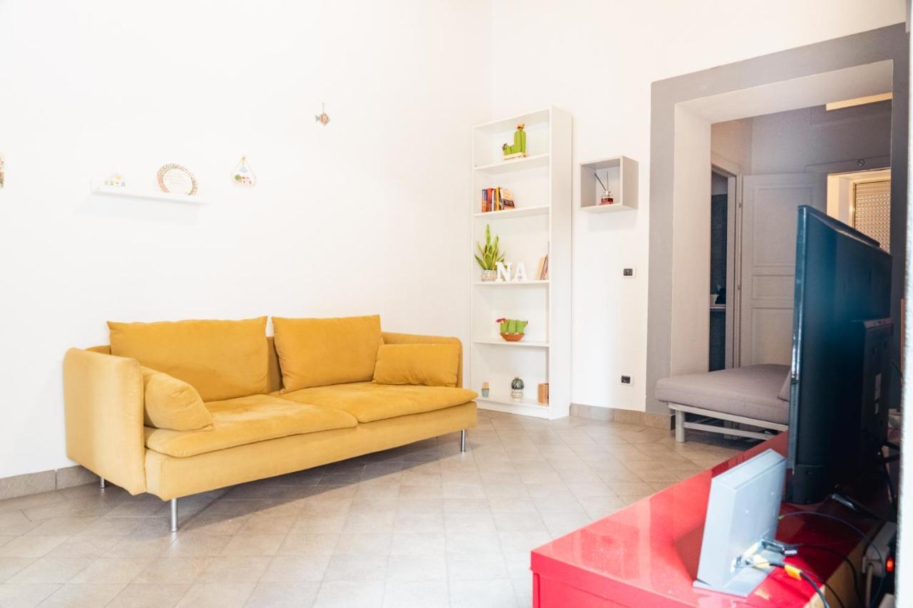Appartamento In Pieno Centro Storico Con Terrazzo “O'Vicariello” Napels Buitenkant foto