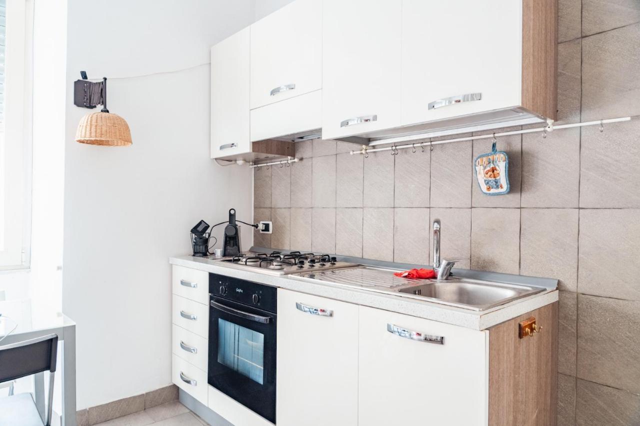 Appartamento In Pieno Centro Storico Con Terrazzo “O'Vicariello” Napels Buitenkant foto