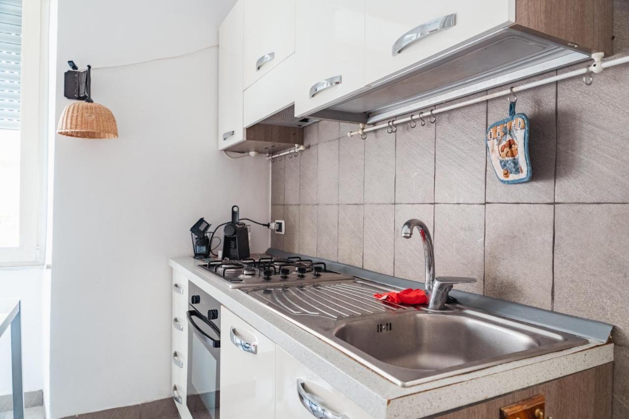 Appartamento In Pieno Centro Storico Con Terrazzo “O'Vicariello” Napels Buitenkant foto